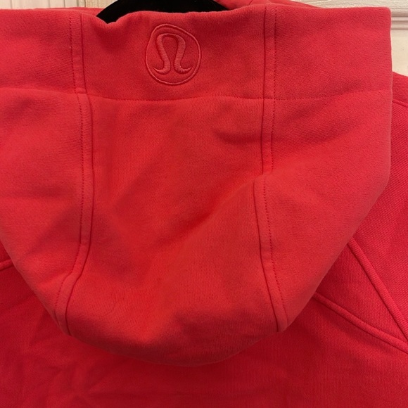 Good condition Lululemon full zip cropped scuba - Size 8 - Picture 5 of 6